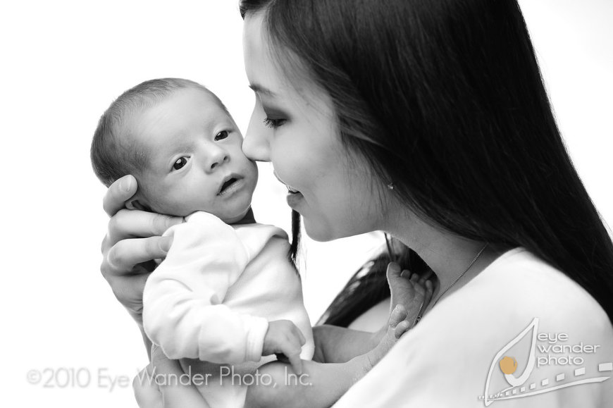 family photography in Baton Rouge baby with mommy