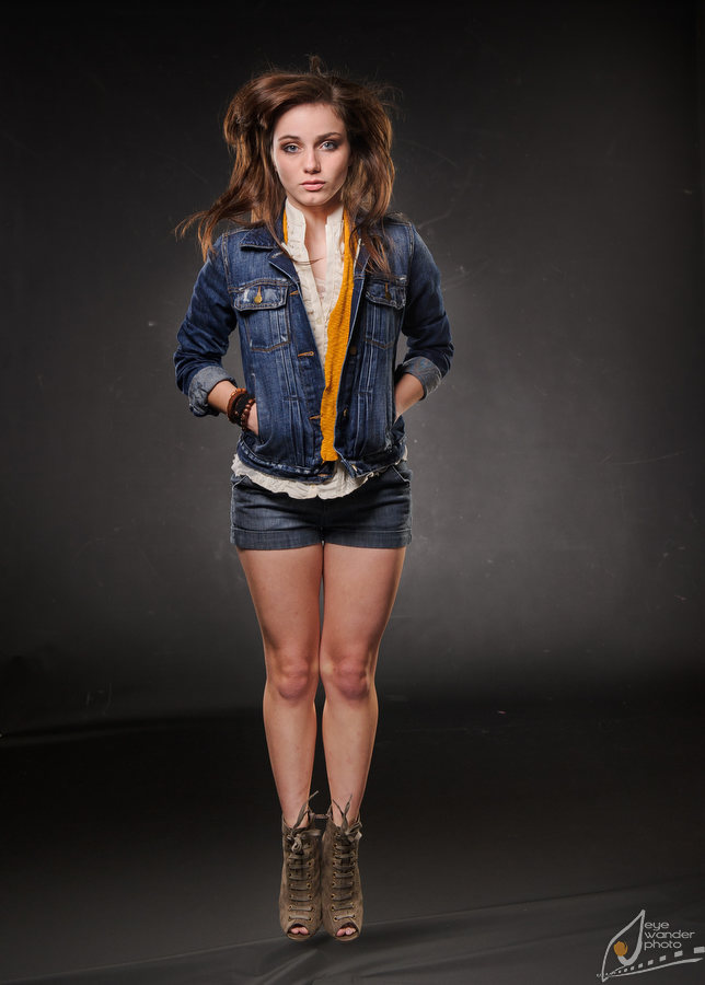 studio-jumping-senior