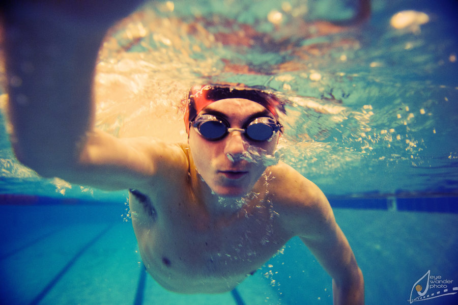swim-team-pool-underwater-senior