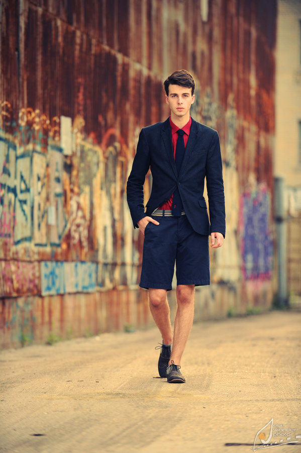 urban-grafitti-suit-model-senior