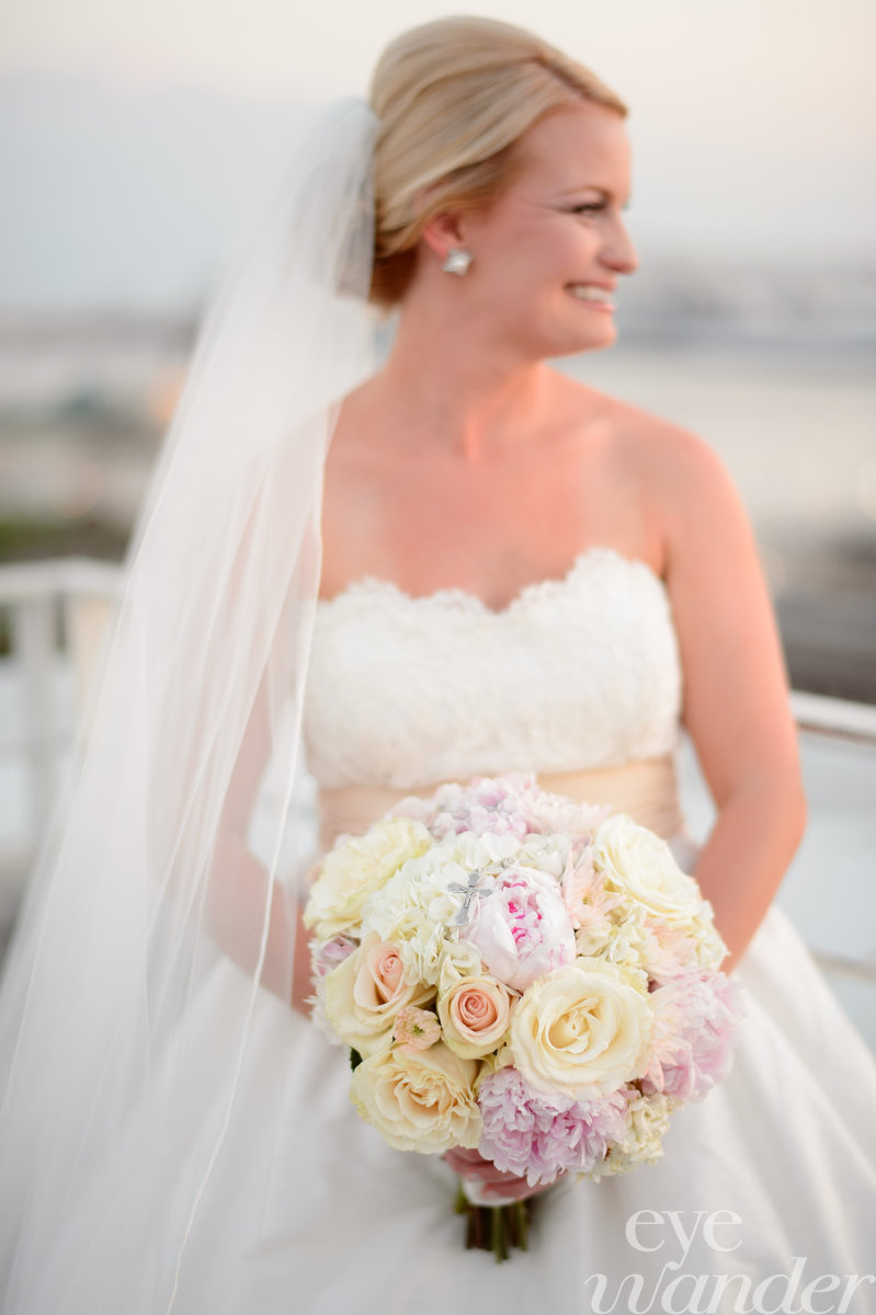 Bridal photography, bouquet, veil